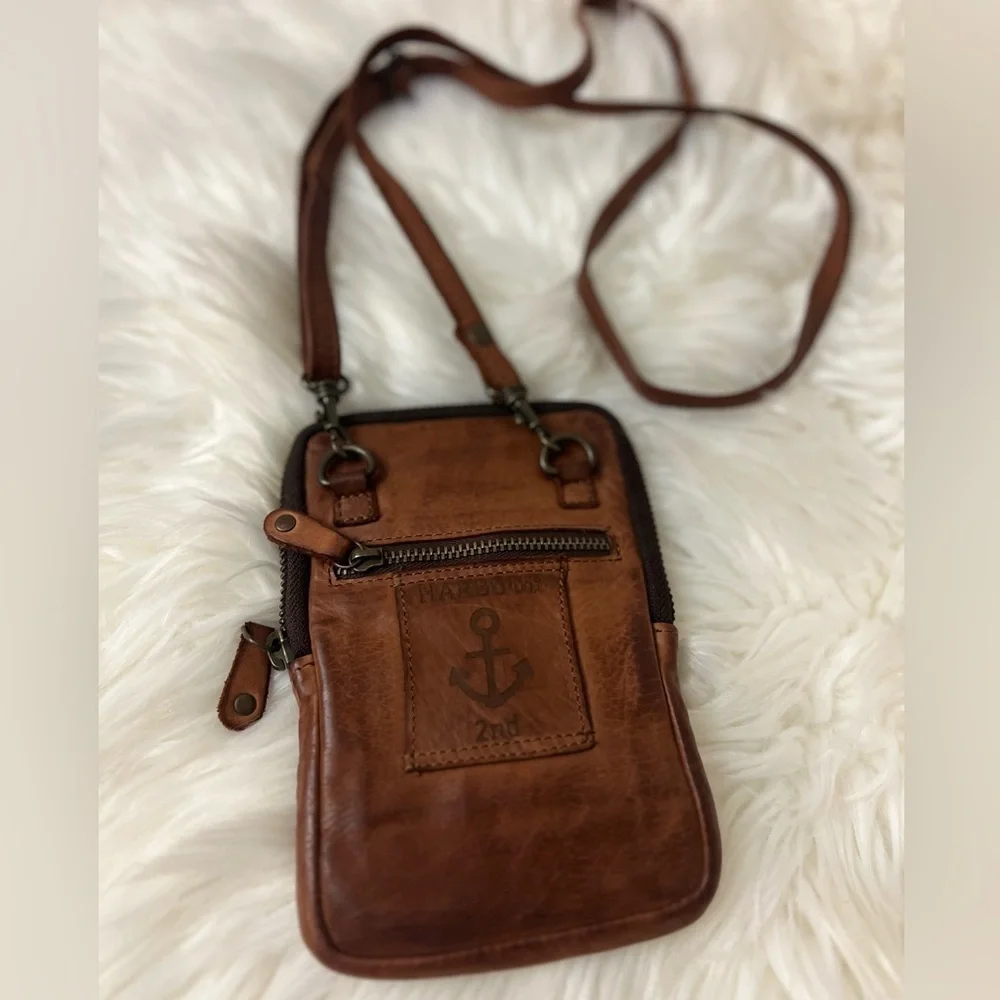 Elegant Brown Leather Messenger Bag